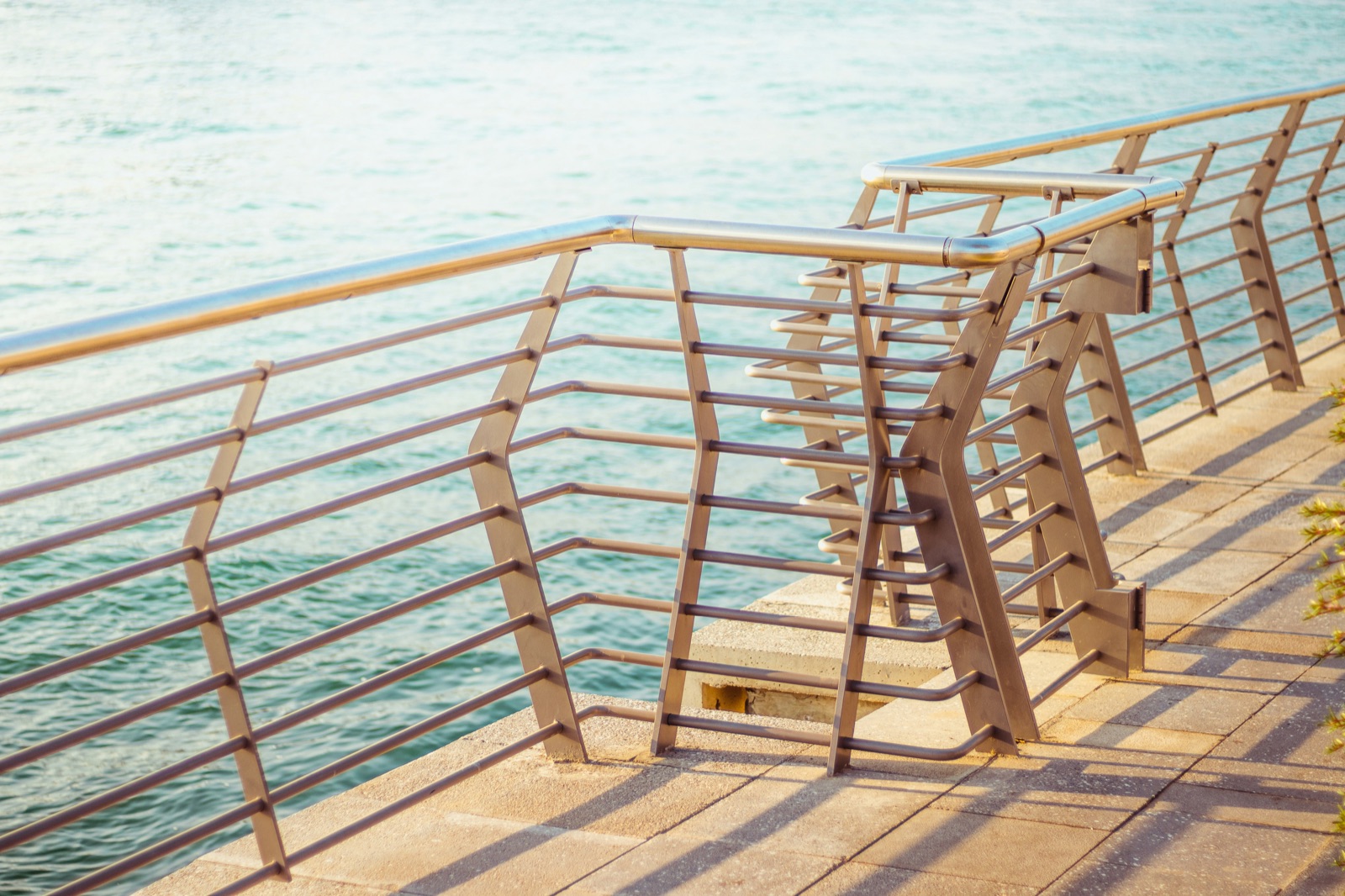 Garde-corps métallique inox en bord de mer